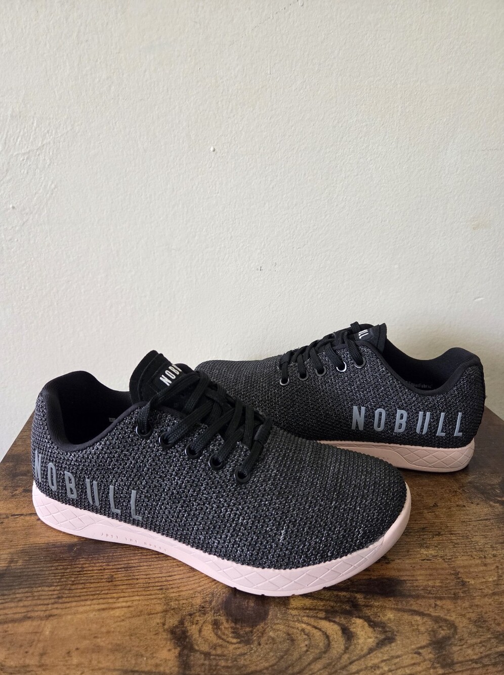 NoBull Black Gum Trainer Crossfit Shoes Pink Soles Men's 5.5/ Women's Size 7